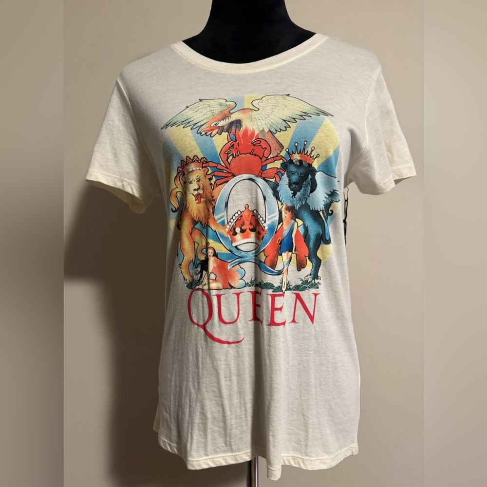 NWT Queen Official Merch by Lucky Brand White Queen Graphic Tee size small
